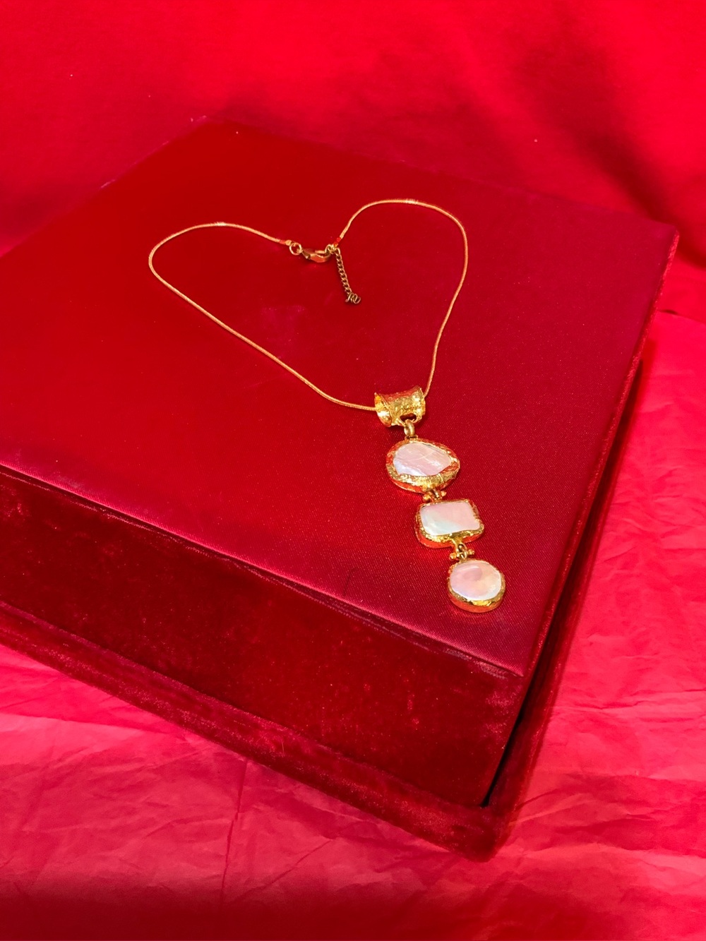 UNBRANDED NECKLACE